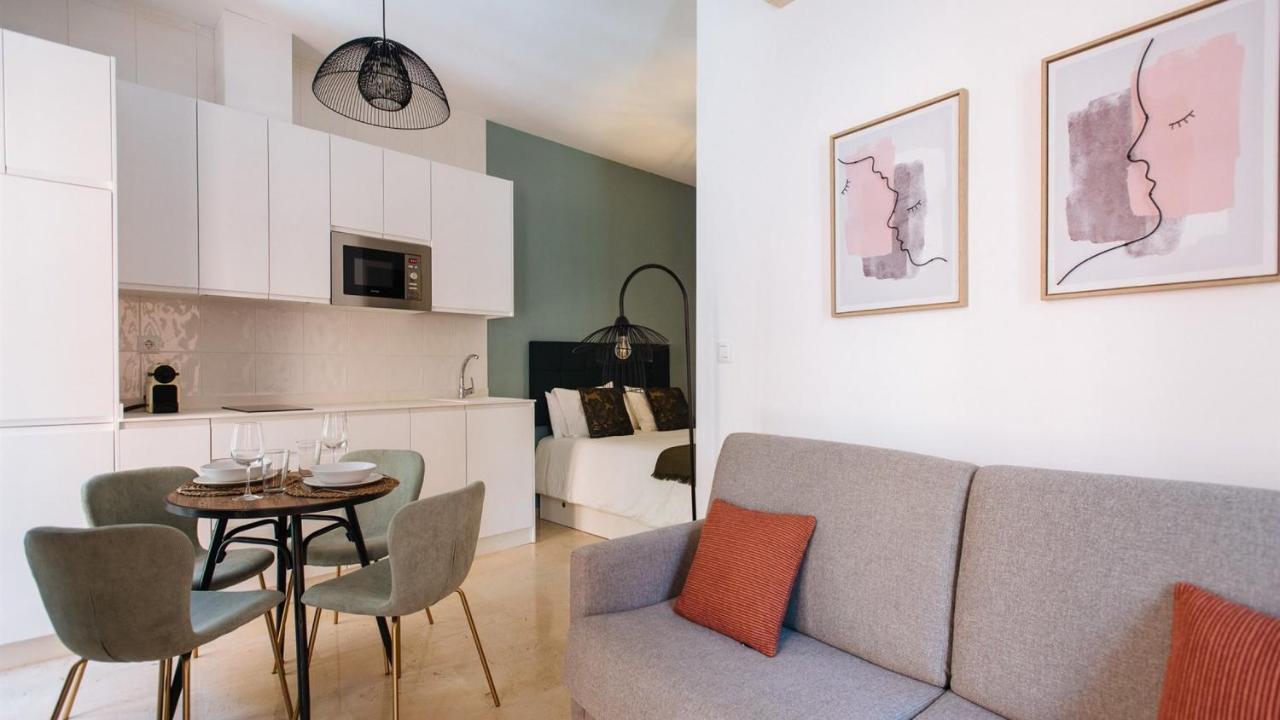 Chiqui And Vicente Suite Apartments セビリア エクステリア 写真